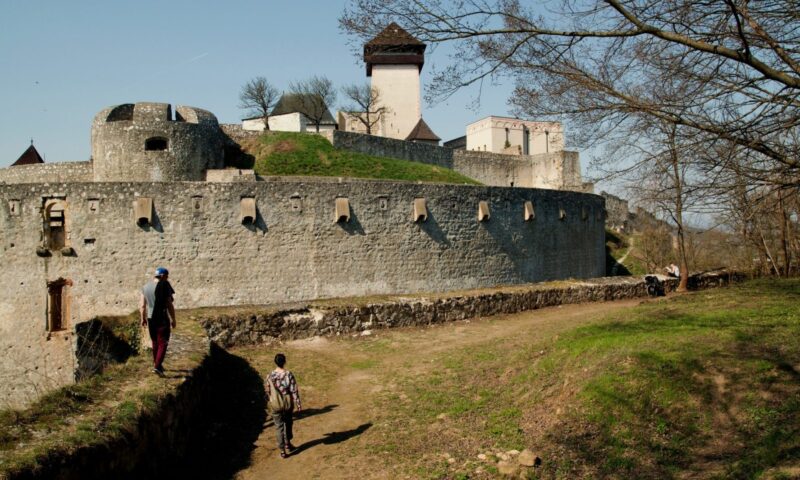 Lesopark Brezina, Trenčiansky hrad | Ubytovanie v privátnom wellness apartmáne v Trenčíne